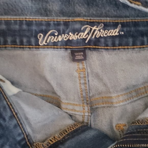 Universal Thread Jean Bundle - Picture 3 of 7